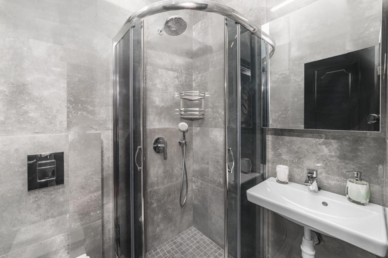 Apart Hotel D'Monica Odessa Esterno foto